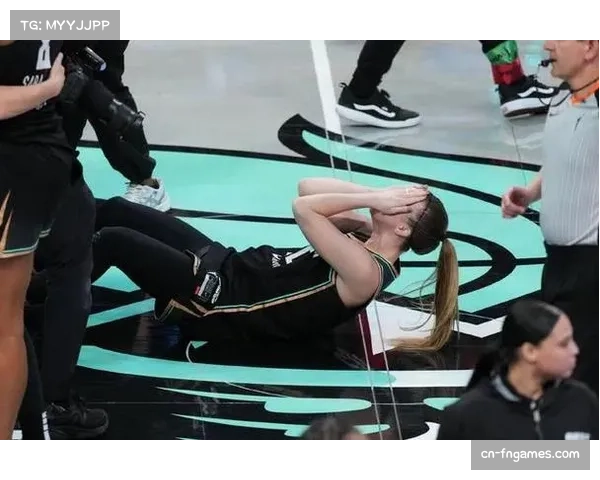 WNBA总决赛G4：自由人王牌球员伤退，王牌队扳平大比分
